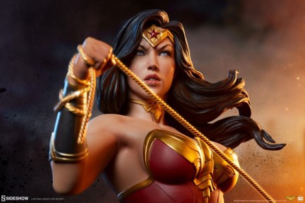 Sideshow Collectibles Wonder Woman Bust - Thumbnail