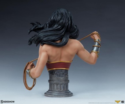 Sideshow Collectibles Wonder Woman Bust - Thumbnail